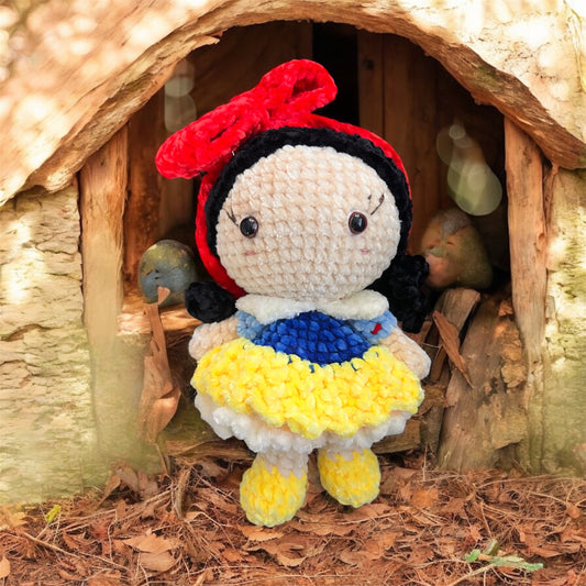 Snow White Crochet Plushie & Finger Puppet | Disney Inspired Handmade Amigurumi